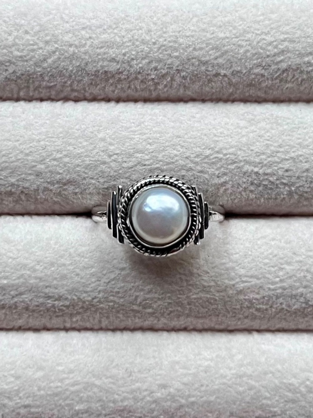 R151 | Bezel Set Freshwater Pearl with Linear Accents Ring